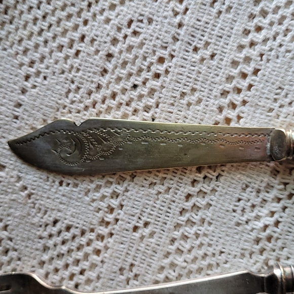 Mother of Pearl Silverware, Set of 3 - Picture 4 of 6